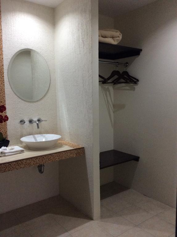 Hotel La Media Luna Inn Huejutla de Reyes Стая снимка