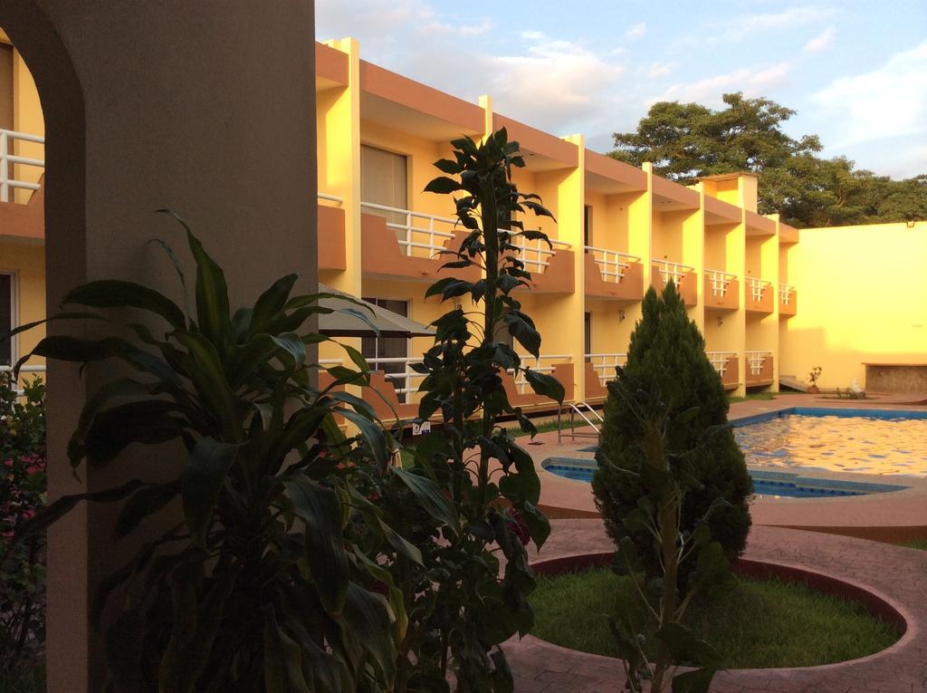 Hotel La Media Luna Inn Huejutla de Reyes Екстериор снимка